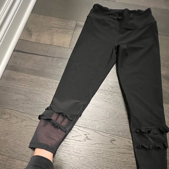 Victoria’s Secret Sport Athletic Ruffle Leggings - Picture 1 of 7